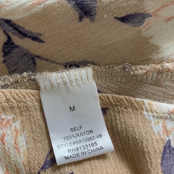 Altar'd State Boho Floral Top Keyhole Front Flare Sleeve Blouse Size Medium - Picture 9 of 14